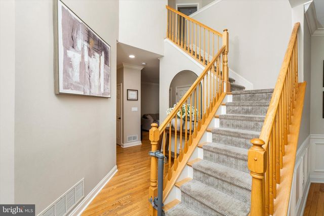 16 COBURN RD, Pennington, NJ 08534