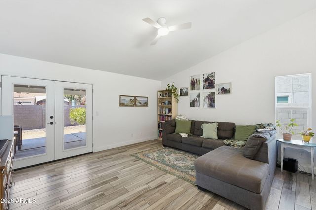 213 W STANFORD Avenue, Gilbert, AZ 85233