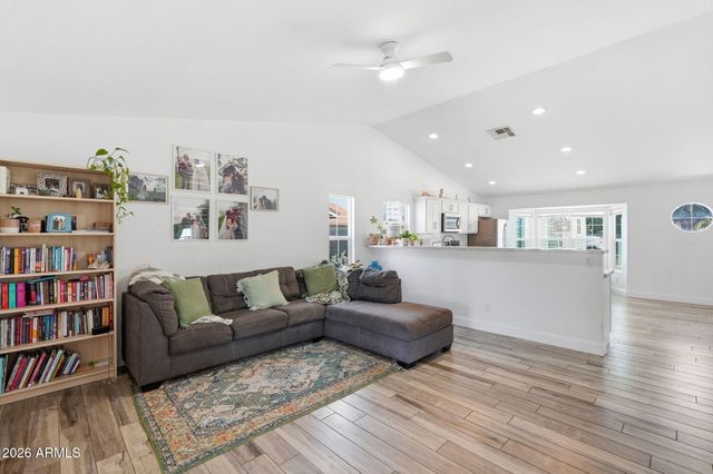 213 W STANFORD Avenue, Gilbert, AZ 85233