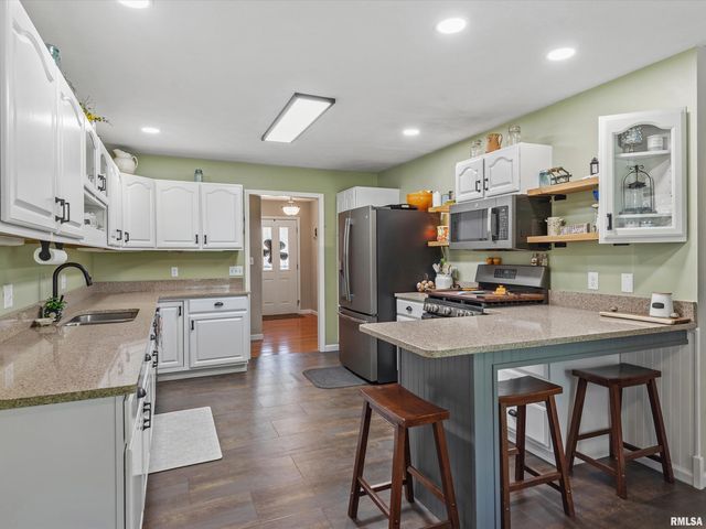 213 PIMLICO Chase, Sherman, IL 62684