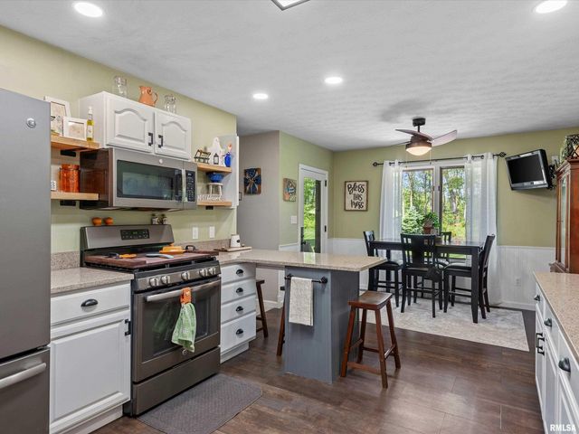 213 PIMLICO Chase, Sherman, IL 62684
