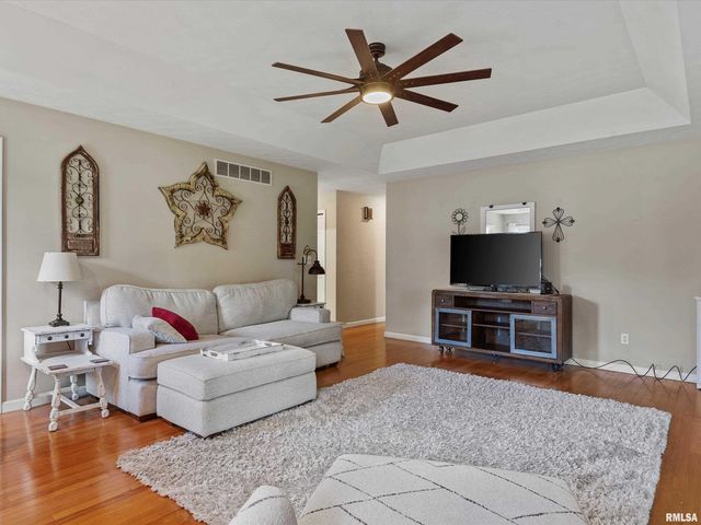 213 PIMLICO Chase, Sherman, IL 62684