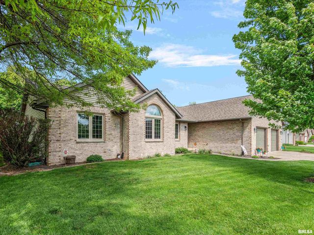 213 PIMLICO Chase, Sherman, IL 62684