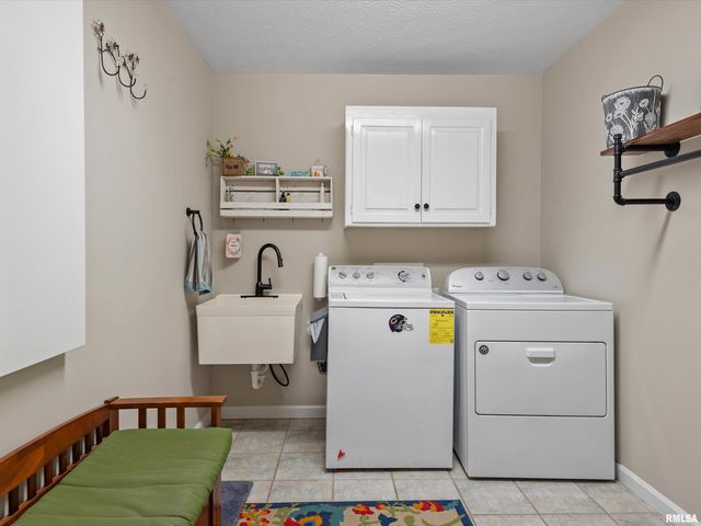 213 PIMLICO Chase, Sherman, IL 62684