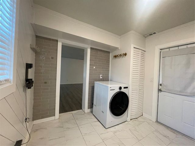 3202 W COACHMAN AVENUE, Tampa, FL 33611