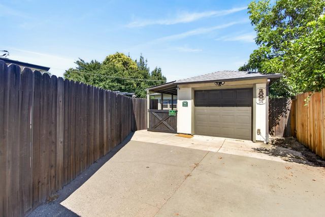 2865 59th St, Sacramento, CA 95817