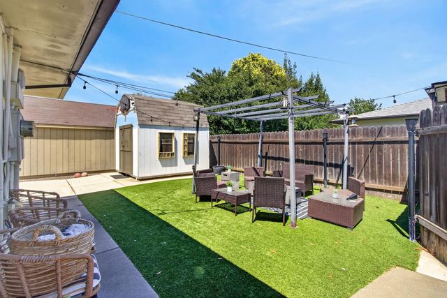 2865 59th St, Sacramento, CA 95817