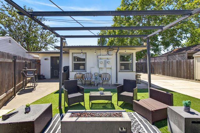 2865 59th St, Sacramento, CA 95817