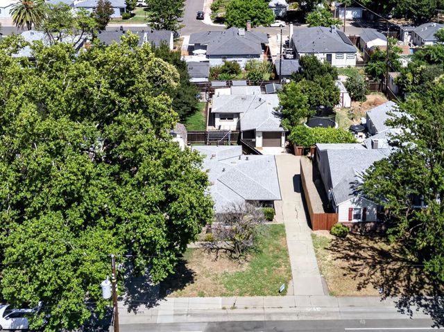 2865 59th St, Sacramento, CA 95817