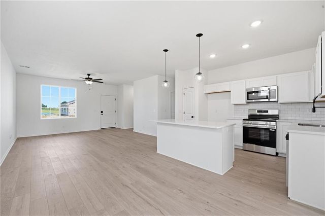 3001 NW 96th Terrace, Kansas City, MO 64154