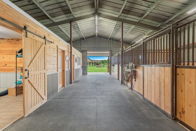 289 Blackjack Road, Valley View, TX 76272