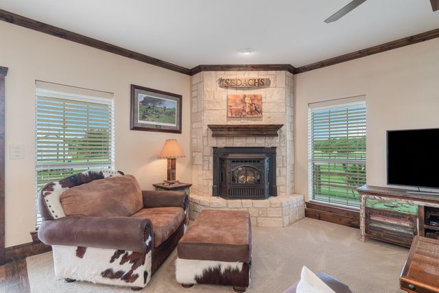 289 Blackjack Road, Valley View, TX 76272