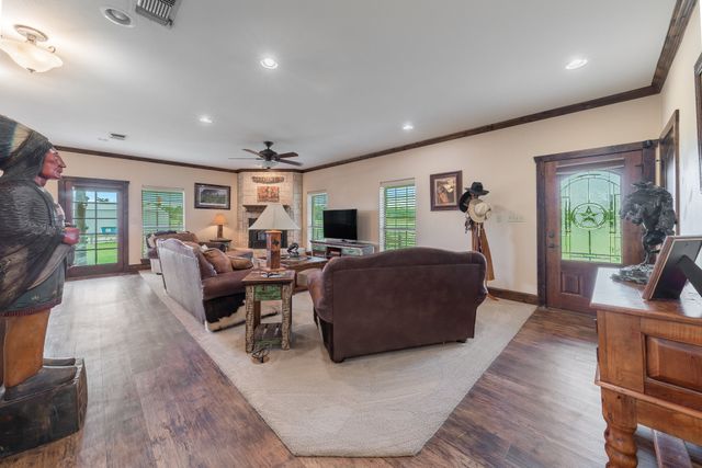 289 Blackjack Road, Valley View, TX 76272