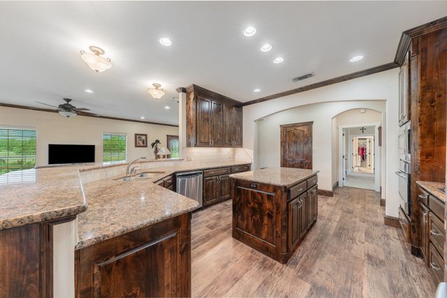 289 Blackjack Road, Valley View, TX 76272