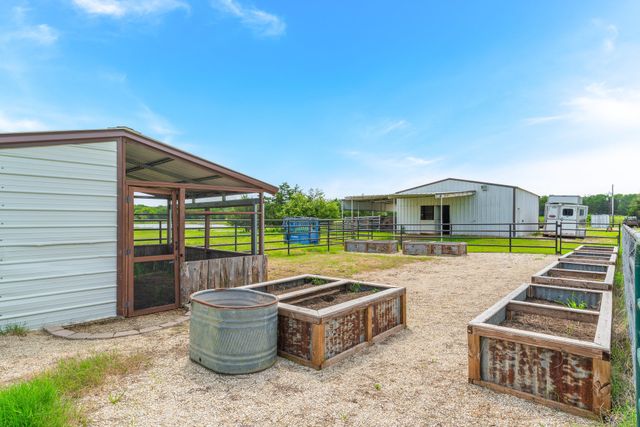 289 Blackjack Road, Valley View, TX 76272