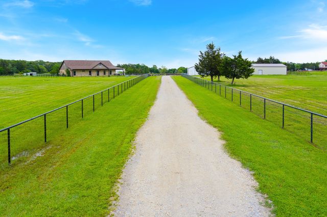 289 Blackjack Road, Valley View, TX 76272