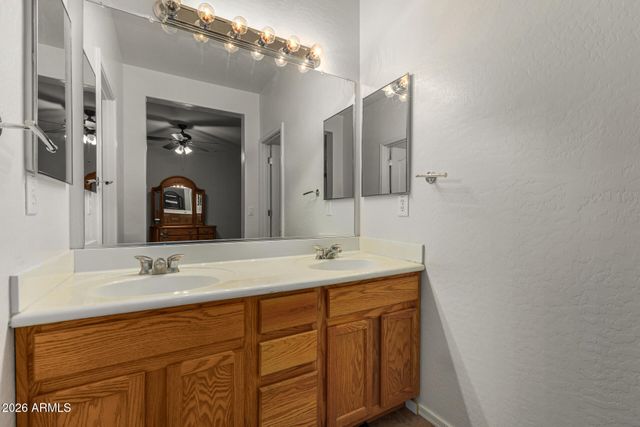 4502 E OXFORD Lane, Gilbert, AZ 85295