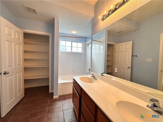 2050 Lisa Lane, San Marcos, TX 78666