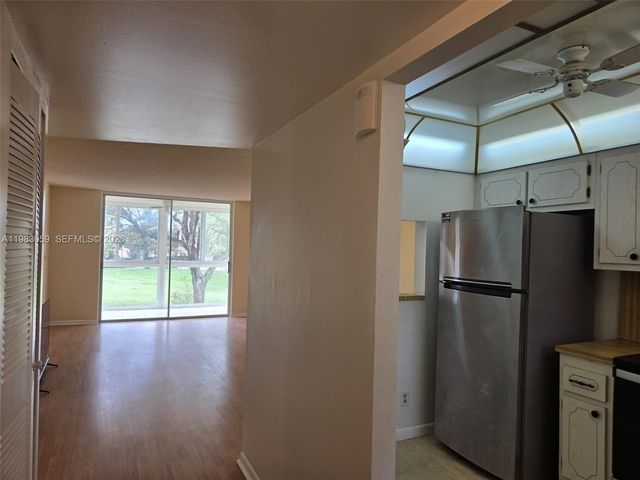 9261 Sunrise Lakes Boulevard 201, Sunrise, FL 33322
