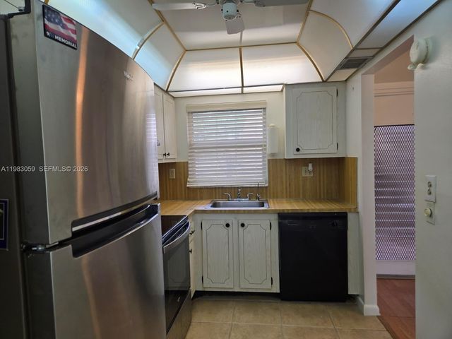 9261 Sunrise Lakes Boulevard 201, Sunrise, FL 33322