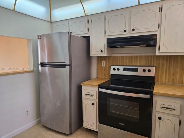 9261 Sunrise Lakes Boulevard 201, Sunrise, FL 33322
