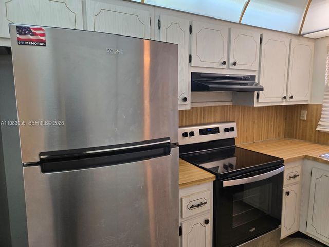 9261 Sunrise Lakes Boulevard 201, Sunrise, FL 33322