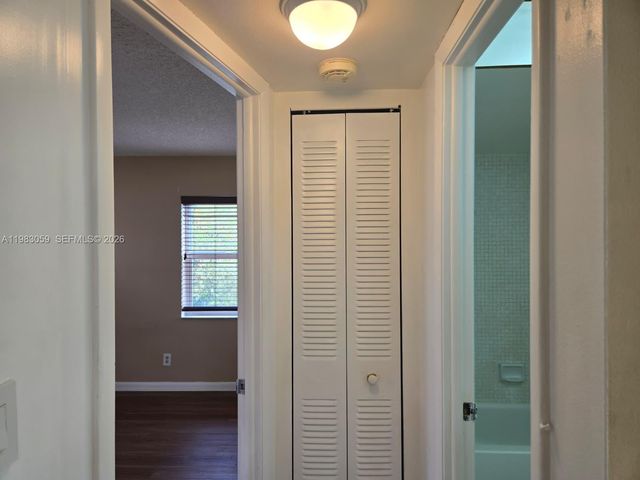 9261 Sunrise Lakes Boulevard 201, Sunrise, FL 33322