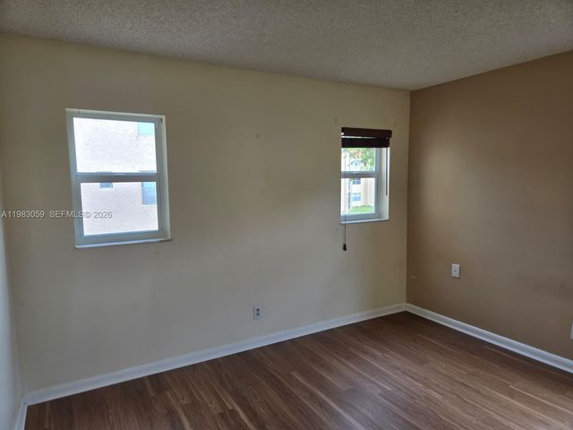 9261 Sunrise Lakes Boulevard 201, Sunrise, FL 33322