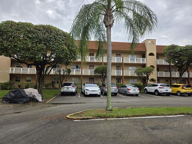 9261 Sunrise Lakes Boulevard 201, Sunrise, FL 33322