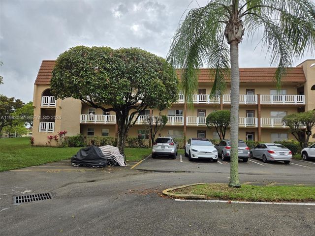 9261 Sunrise Lakes Boulevard 201, Sunrise, FL 33322