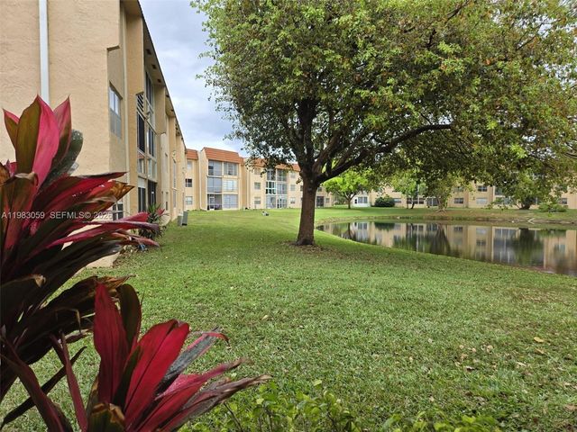 9261 Sunrise Lakes Boulevard 201, Sunrise, FL 33322