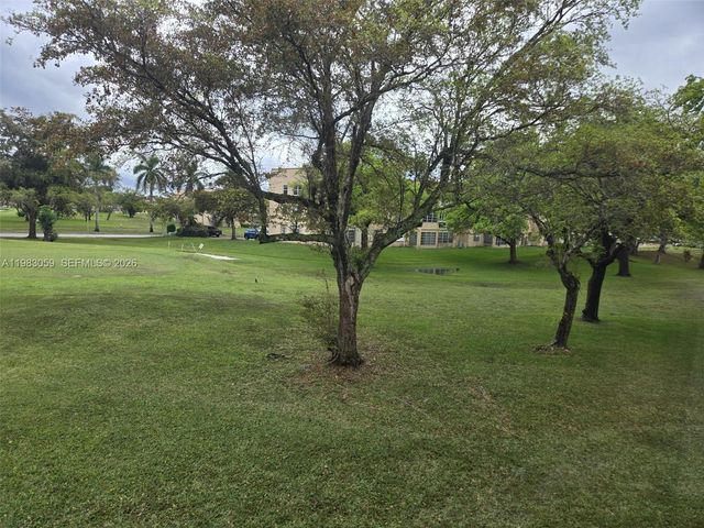 9261 Sunrise Lakes Boulevard 201, Sunrise, FL 33322