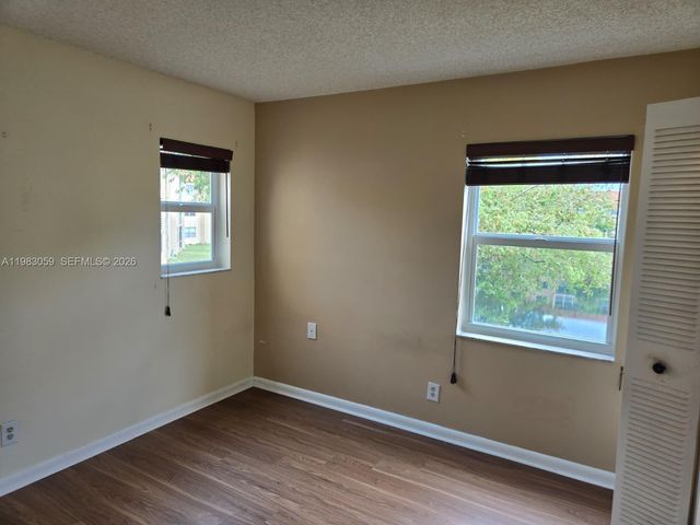 9261 Sunrise Lakes Boulevard 201, Sunrise, FL 33322