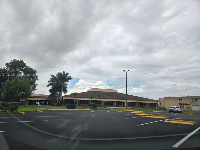 9261 Sunrise Lakes Boulevard 201, Sunrise, FL 33322