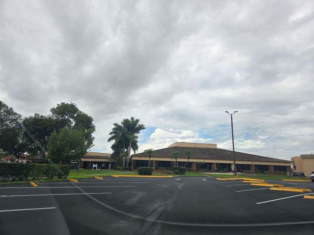 9261 Sunrise Lakes Boulevard 201, Sunrise, FL 33322