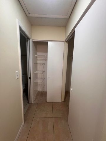 6061 N 10th Ave Avenue N 242, Greenacres, FL 33463
