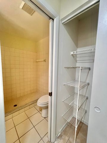 6061 N 10th Ave Avenue N 242, Greenacres, FL 33463