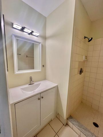 6061 N 10th Ave Avenue N 242, Greenacres, FL 33463