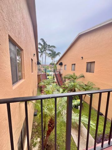 6061 N 10th Ave Avenue N 242, Greenacres, FL 33463
