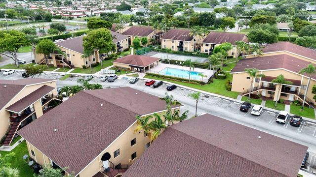 6061 N 10th Ave Avenue N 242, Greenacres, FL 33463