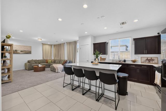 4065 N Contessa Avenue, Fresno, CA 93723
