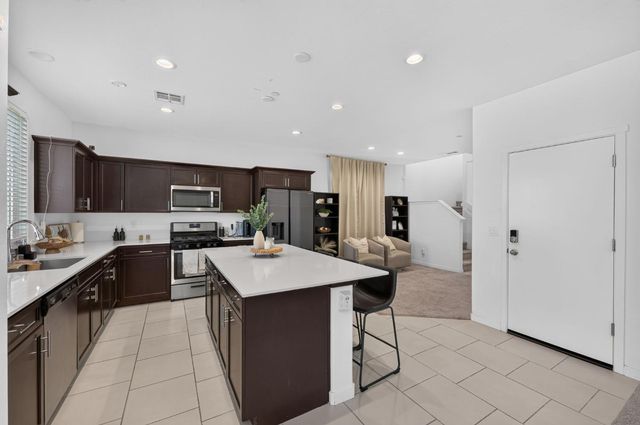 4065 N Contessa Avenue, Fresno, CA 93723