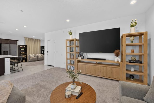4065 N Contessa Avenue, Fresno, CA 93723