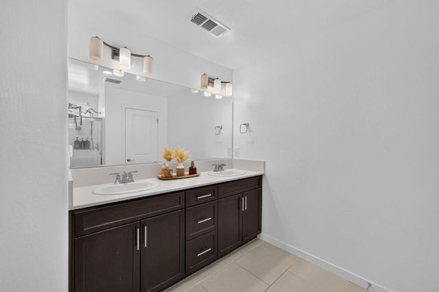 4065 N Contessa Avenue, Fresno, CA 93723