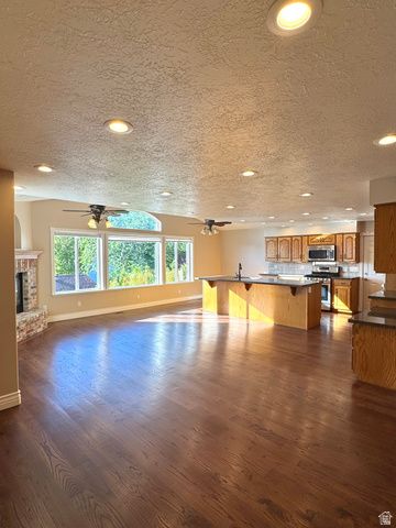 1959 N 150 E, Centerville, UT 84014