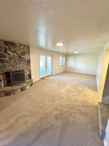 1959 N 150 E, Centerville, UT 84014