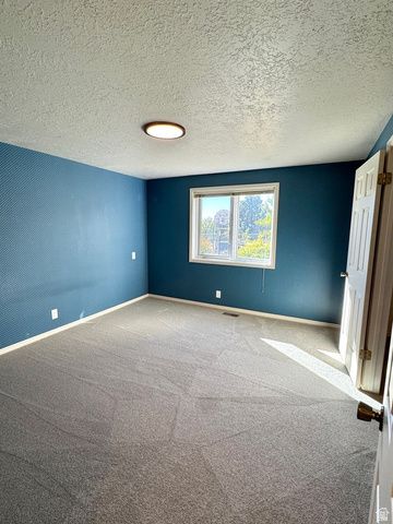 1959 N 150 E, Centerville, UT 84014