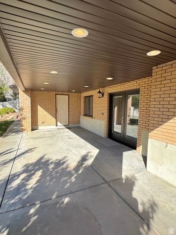 1959 N 150 E, Centerville, UT 84014