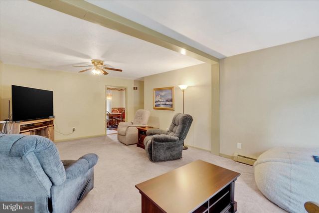 1708 MANOR RD, Windsor, PA 17366