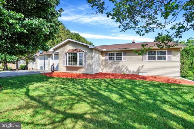 1708 MANOR RD, Windsor, PA 17366